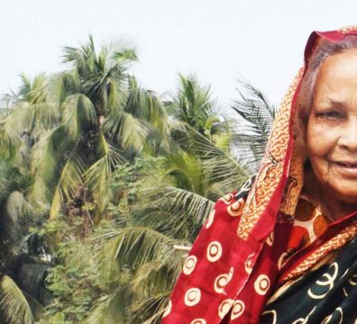 লোকশিল্পী ও সাঁতারু শাহেরা খাতুন